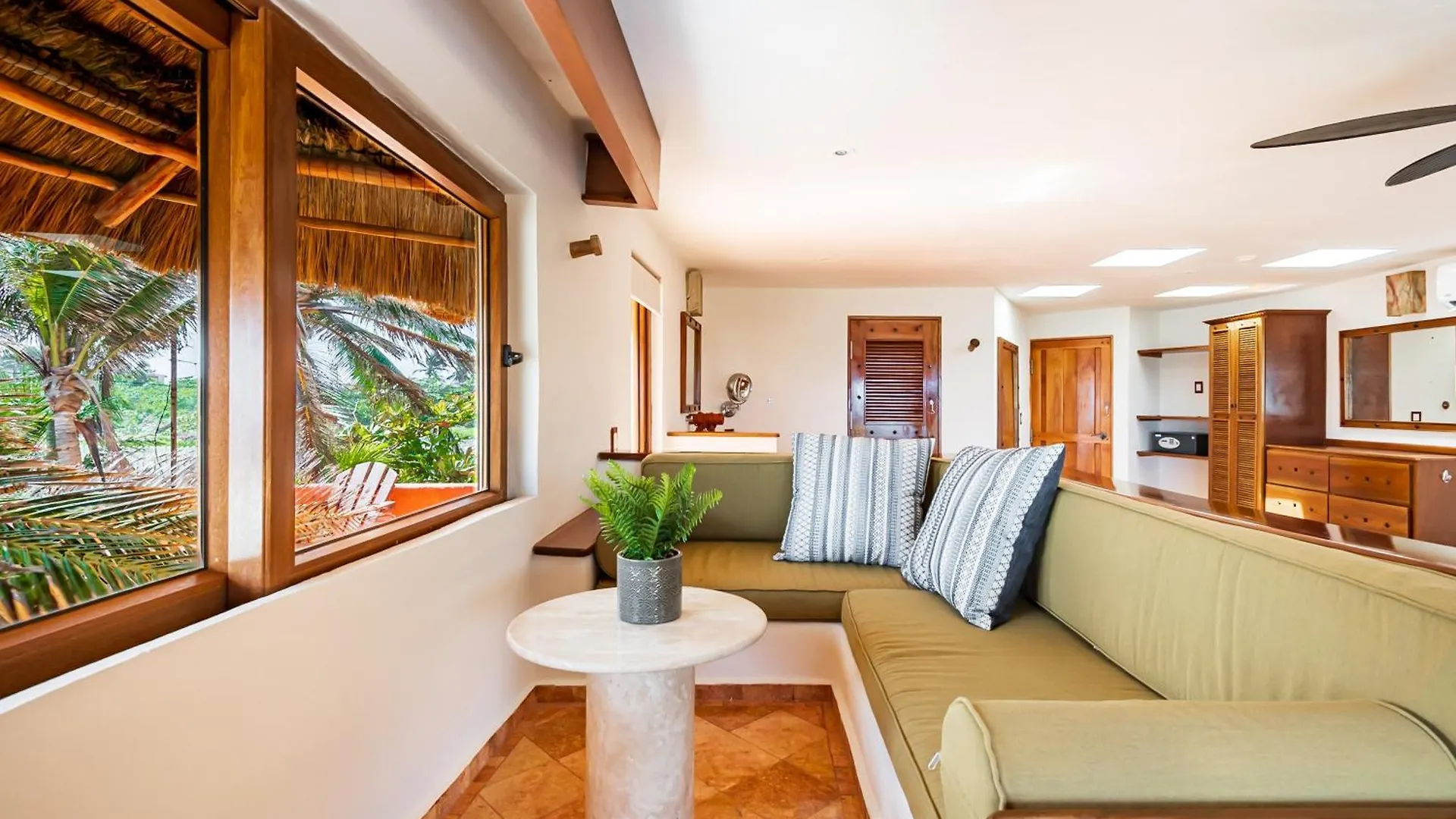 Konukevi Bella Mar, Oceanfront Escape Otel Isla Mujeres