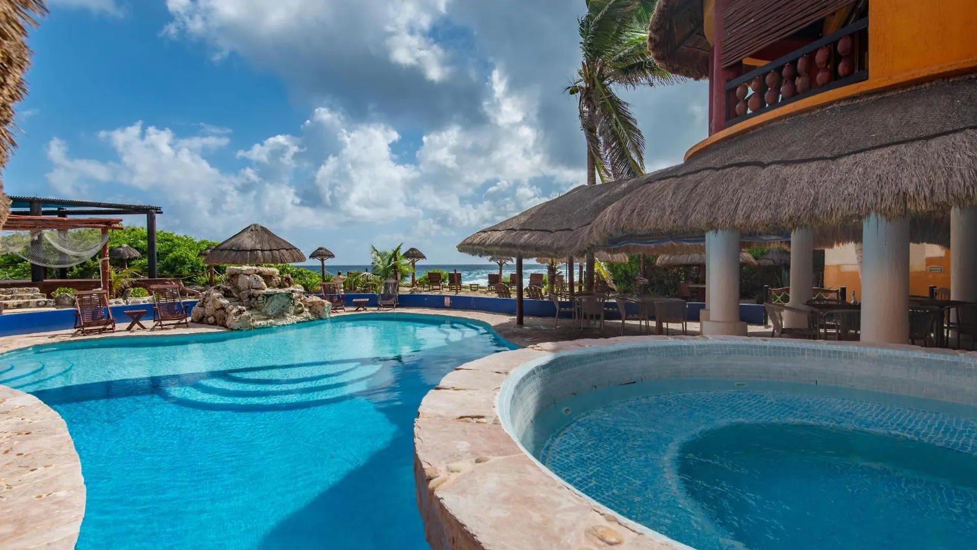 Bella Mar, Oceanfront Escape Otel Isla Mujeres Konukevi