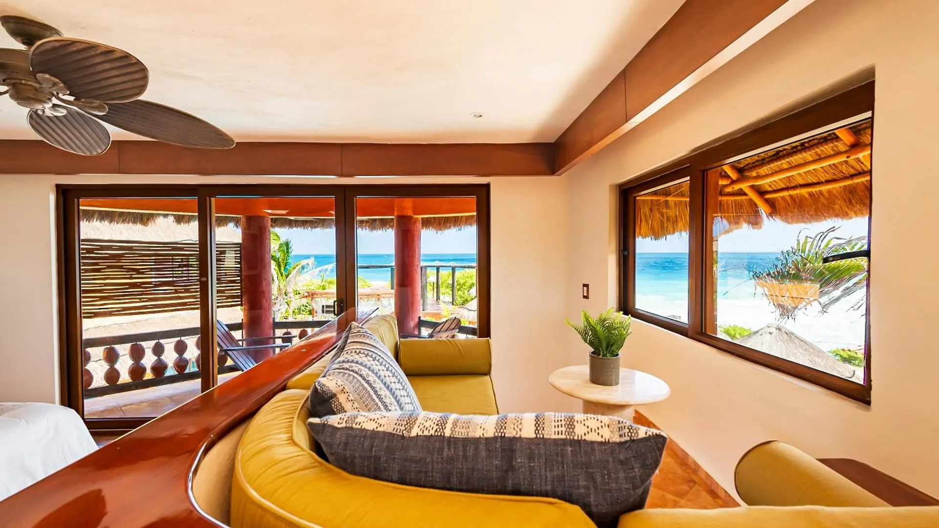 בית הארחה מלון איסלה מוחרס Bella Mar, Oceanfront Escape מקסיקו
