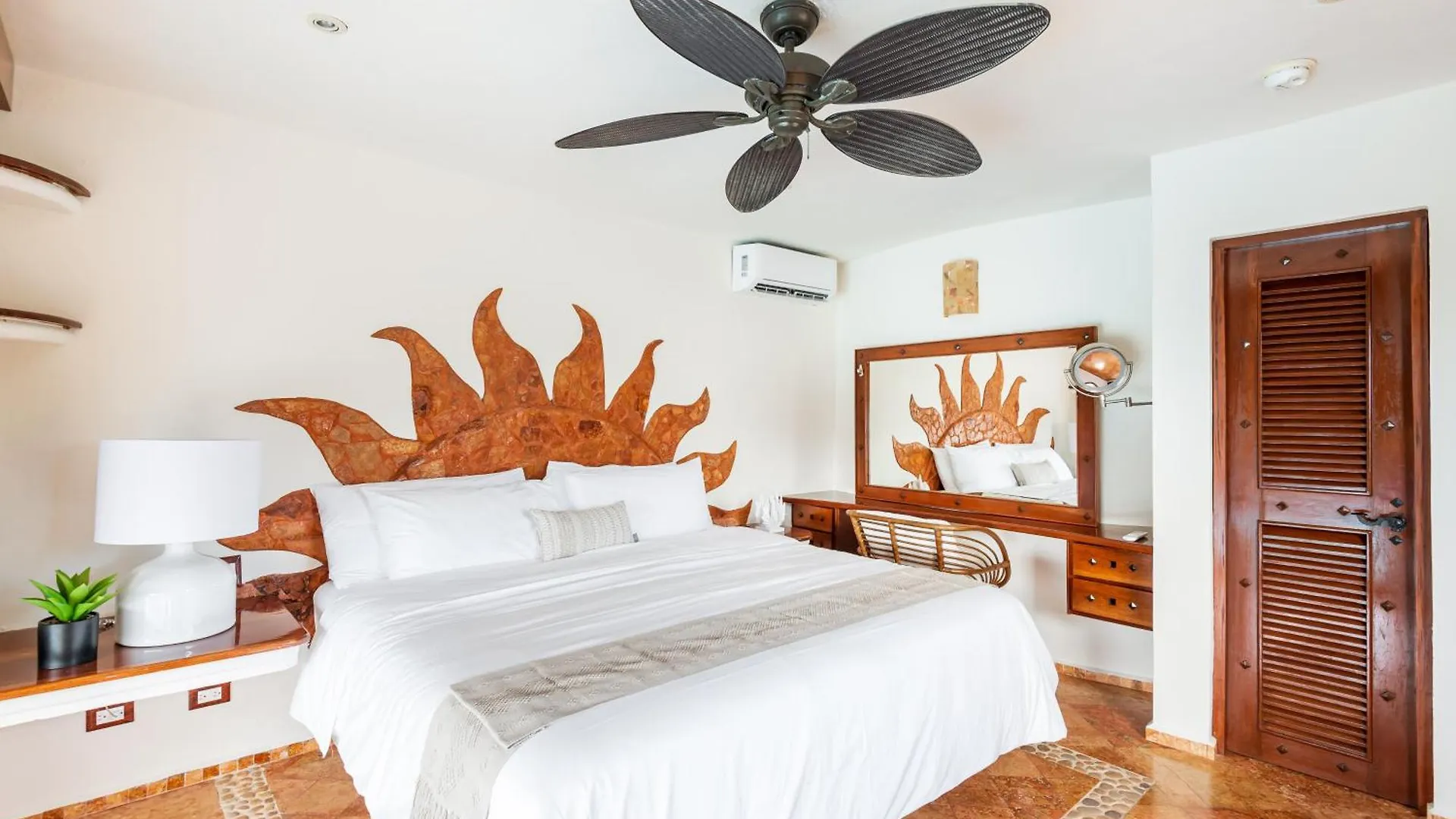 מלון איסלה מוחרס Bella Mar, Oceanfront Escape בית הארחה